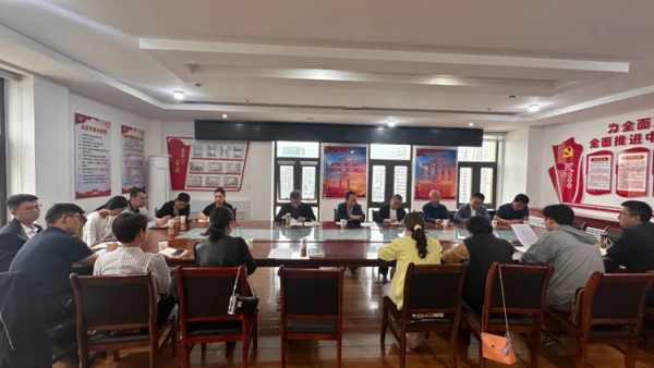 为进一步筑牢未成年人保护法治防线，统筹推进全市法律援助工作有序开展，8 月 30 日上午，天水市律师协会未成年人保护与法律援助专业委员会（以下简称 “专委会”）在市司法局会议室召开 2025 年度工作..