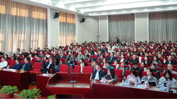 为深入学习贯彻习近平法治思想，提升全省律师行政案件办理能力和政府法律顾问服务水平，助力法治甘肃、法治政府建设，4月18日，由甘肃省律师协会主办、省律协直属分会承办的律师办理行政案件业务能力提升培训班在