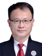 梁向洪，男，1972年11月出生，汉族，本科，三级律师，中共党员。现任兰州仲裁委员会仲裁员、甘肃省人民政府行政复议调解和解委员会委员、甘肃政法大学创新创业学院客座教授及创新创业导师、甘肃政法大学法律硕
